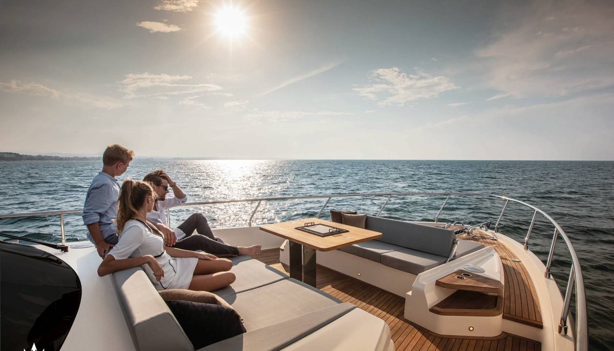 BREEZE yacht charter 3