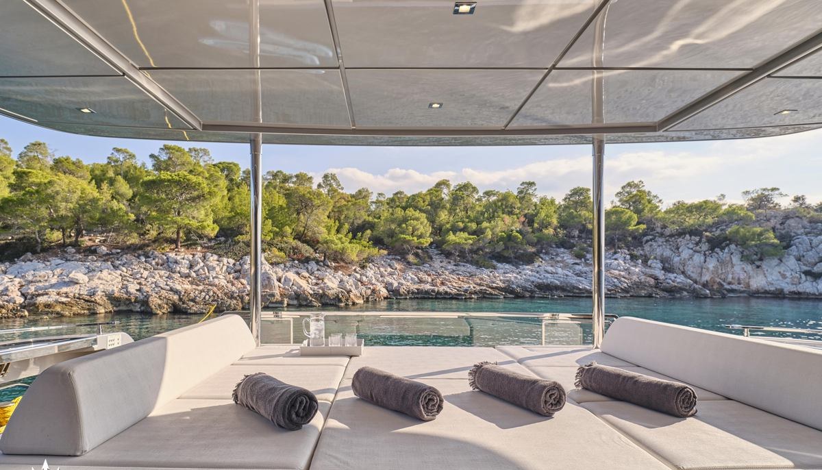 SYLIA yacht charter 4