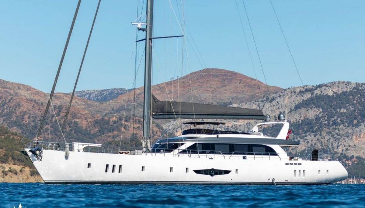 SON OF WIND yacht charter 2
