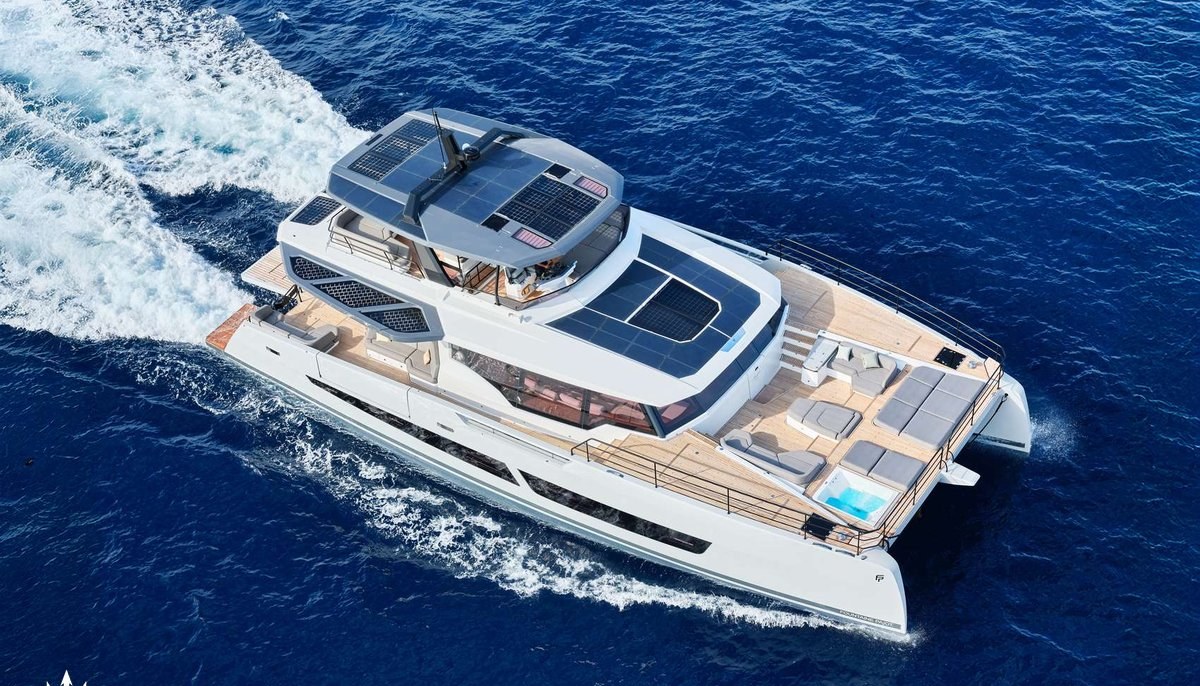 ALINA yacht charter 2
