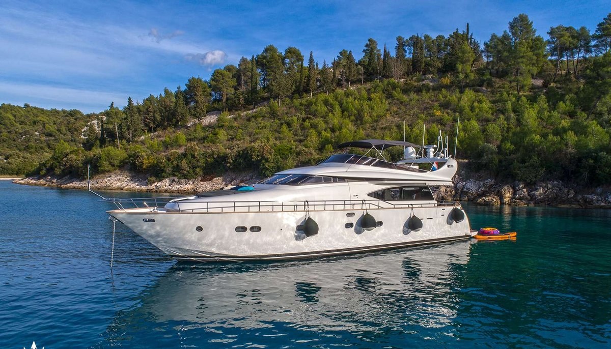 JANTAR yacht charter 2