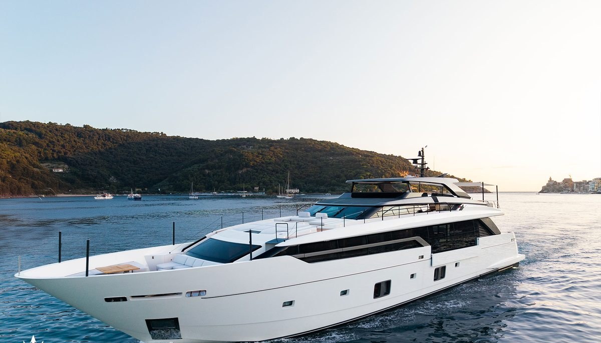 ARESYA yacht charter 2