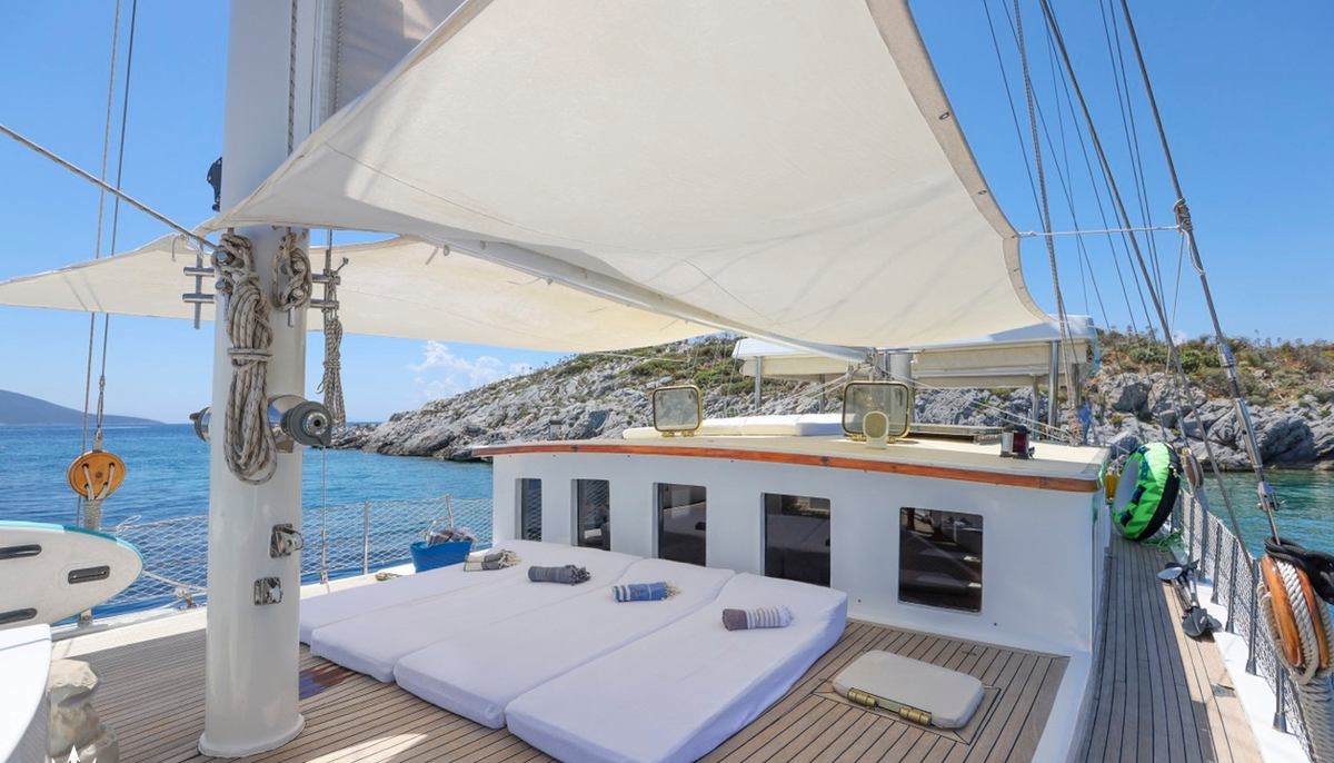 GAZELLA yacht charter 4