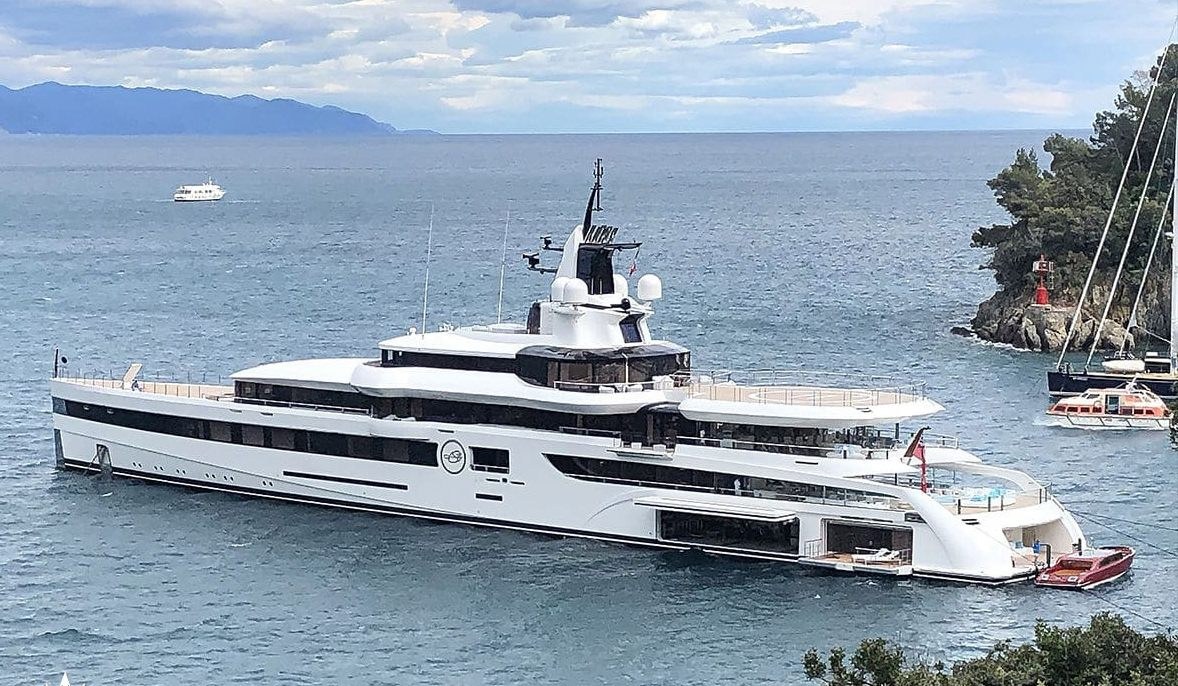 LADY S yacht charter 4