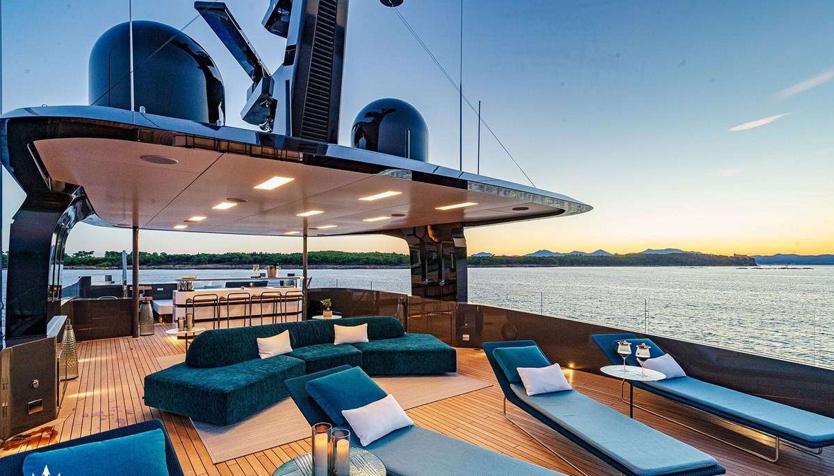 LOEWE yacht charter 4