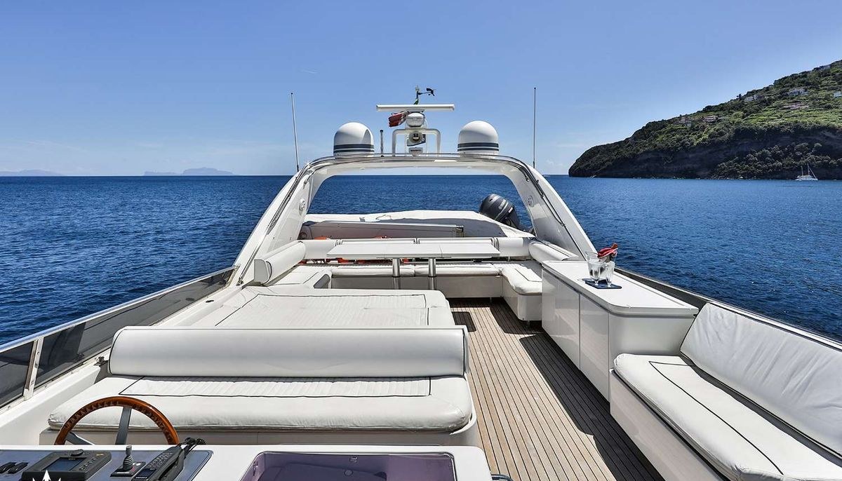 RESILIENCE yacht charter 4