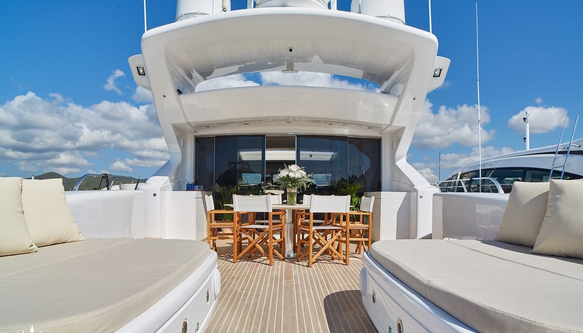 LE MAGNIFIQUE yacht charter 4