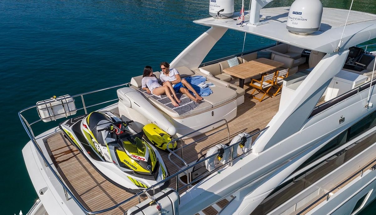 LARIMAR II yacht charter 5
