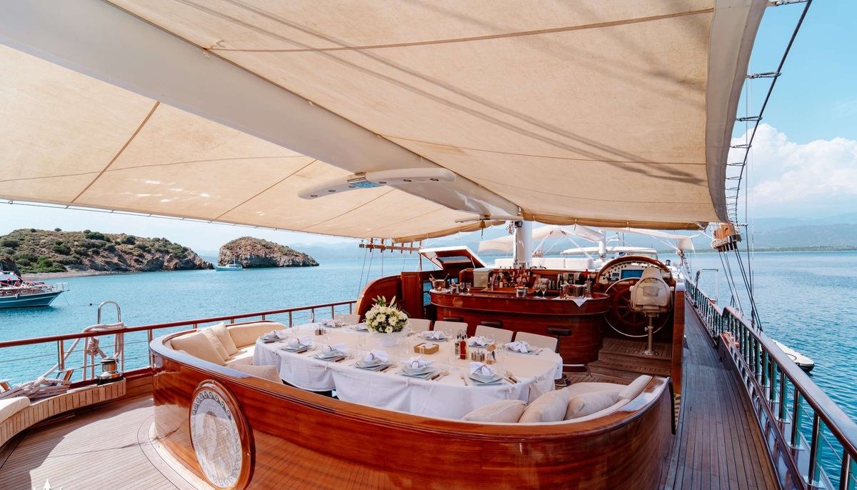 LYCIAN QUEEN yacht charter 4