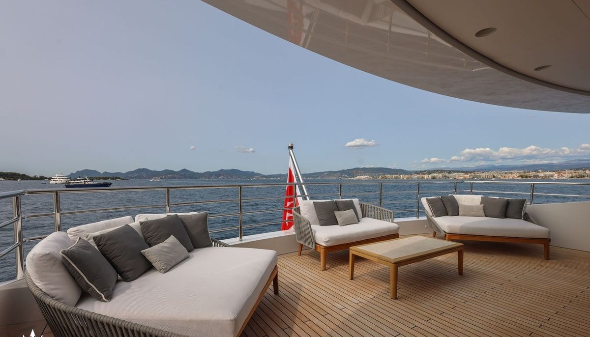 PI yacht charter 4