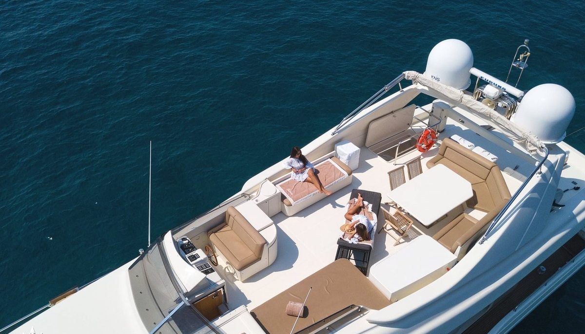 SILVIA yacht charter 3