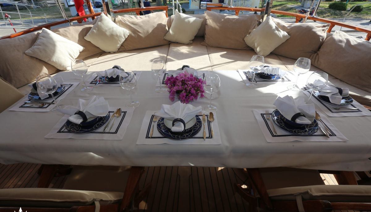 ROS MARE yacht charter 5