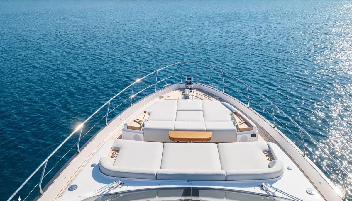AGLAYA yacht charter 3