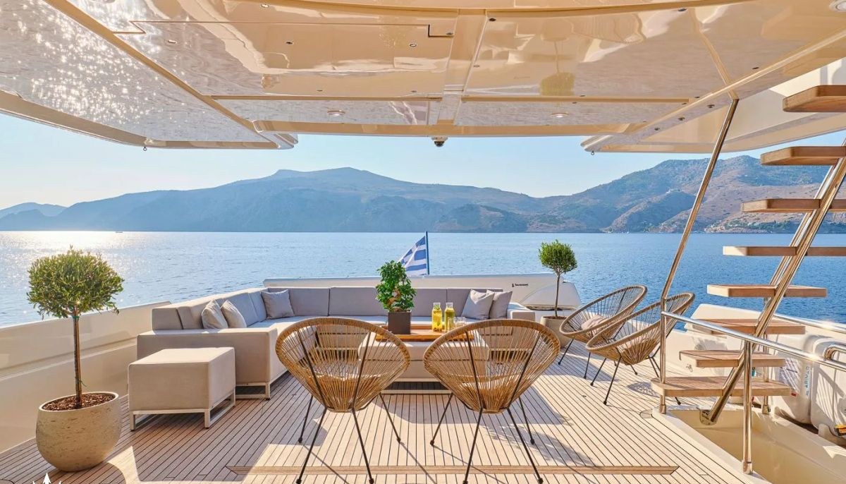 DALOLI yacht charter 4