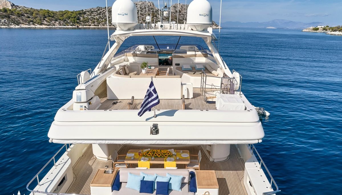PAREAKKI yacht charter 4