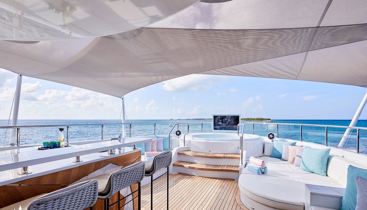 ARKADIA yacht charter 3
