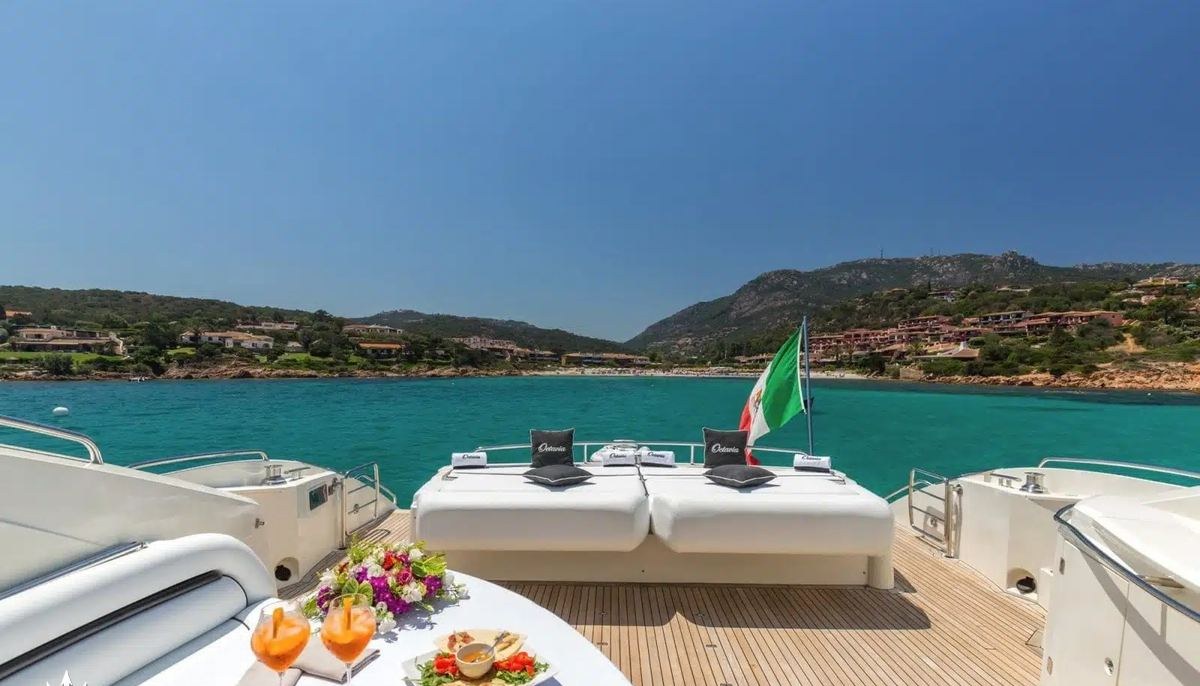 OCTAVIA yacht charter 5