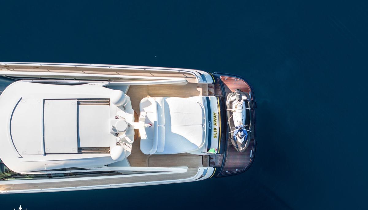 SLIP AWAY yacht charter 5