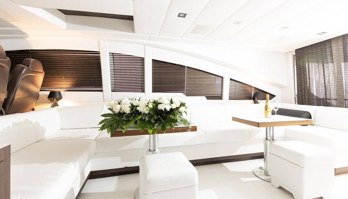BOBY yacht charter 4