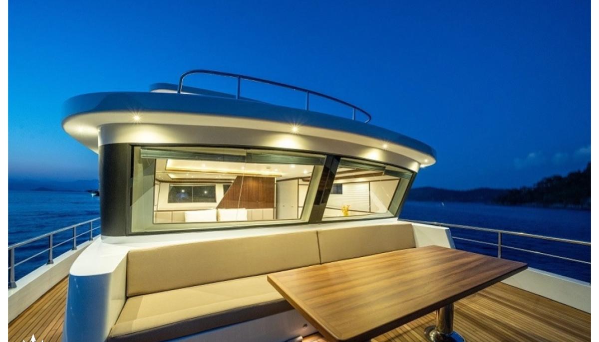 BY C.F. yacht charter 3