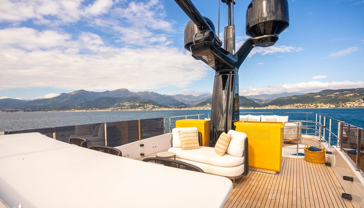 RARE GEM yacht charter 4
