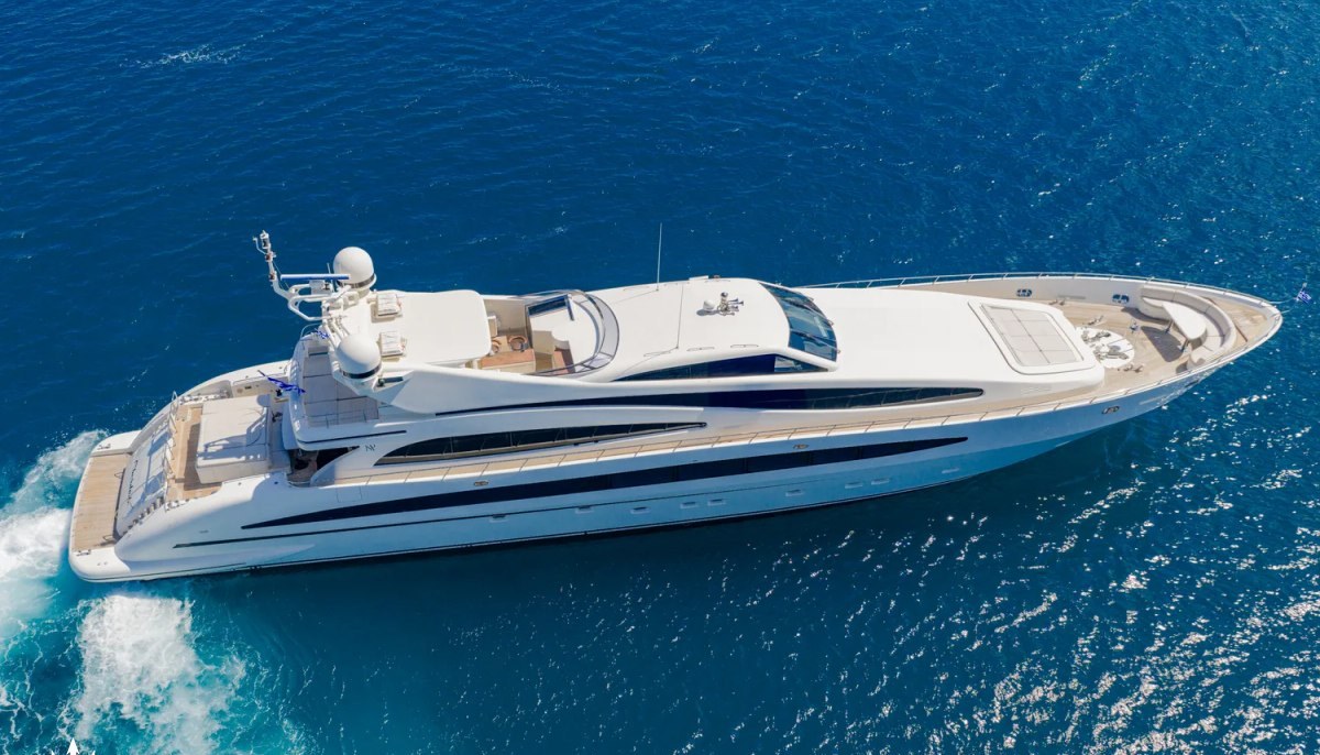 LIBERDADE yacht charter 2