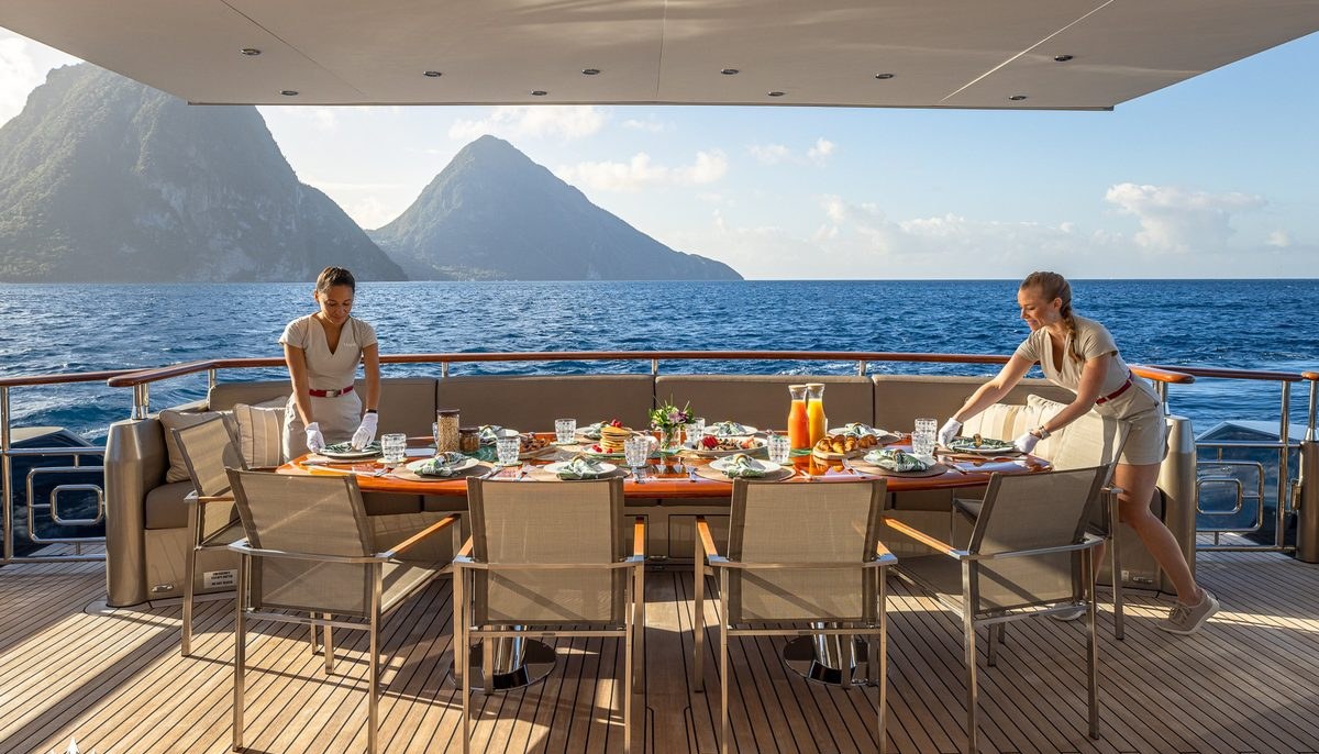 VESPER yacht charter 5