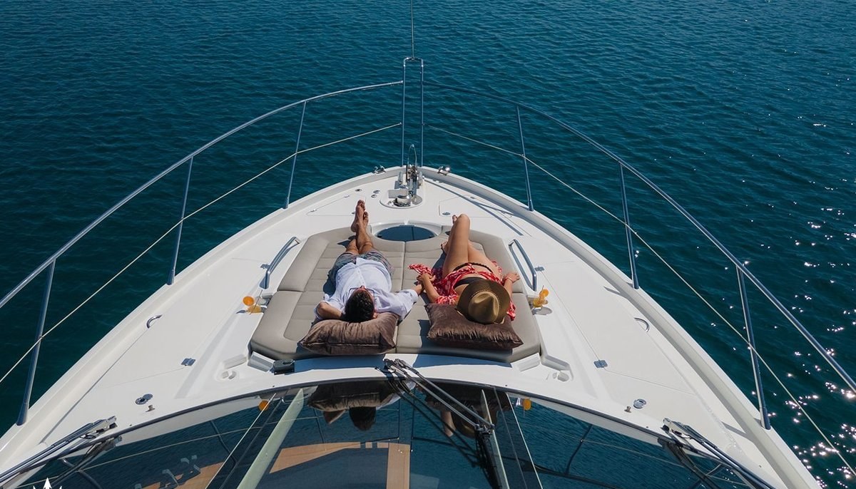 CARDANO yacht charter 3
