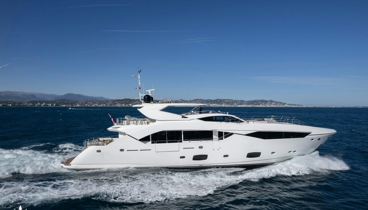 LADY VOLANTIS yacht charter 2