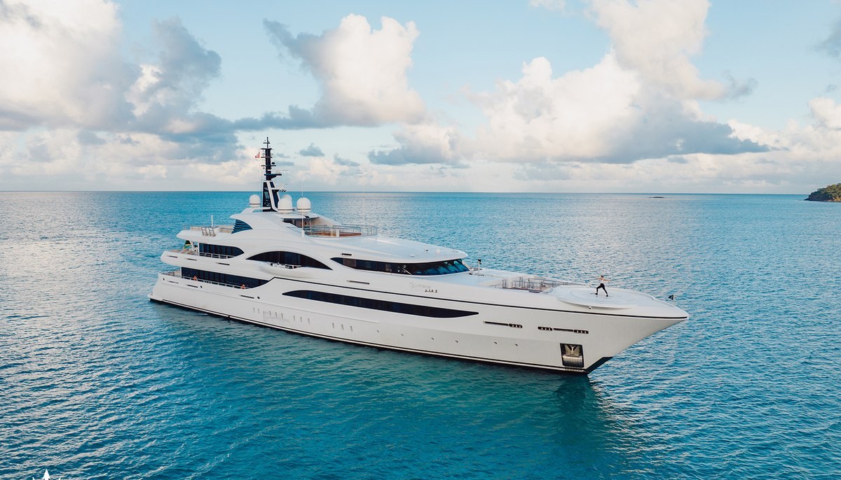 QUANTUM OF SOLACE yacht charter 2