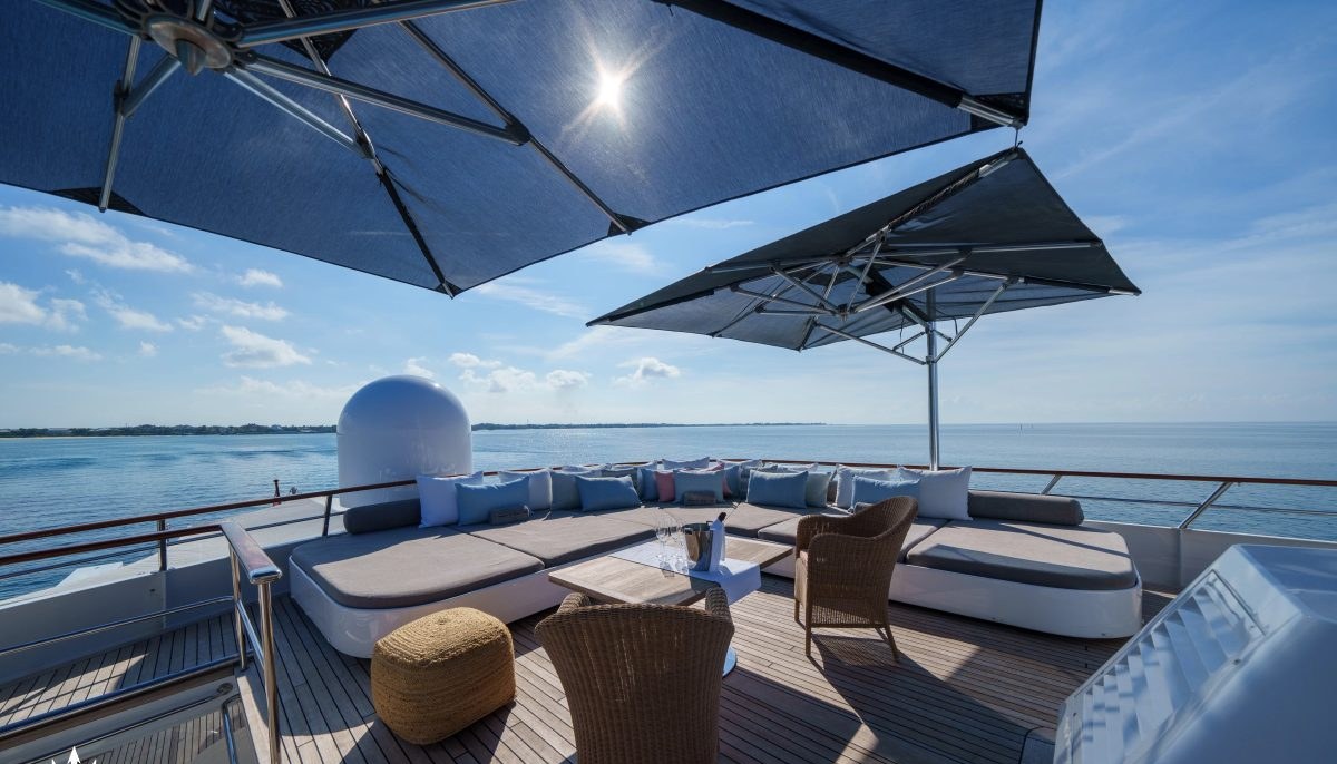 SHAKE N BAKE TBD yacht charter 4
