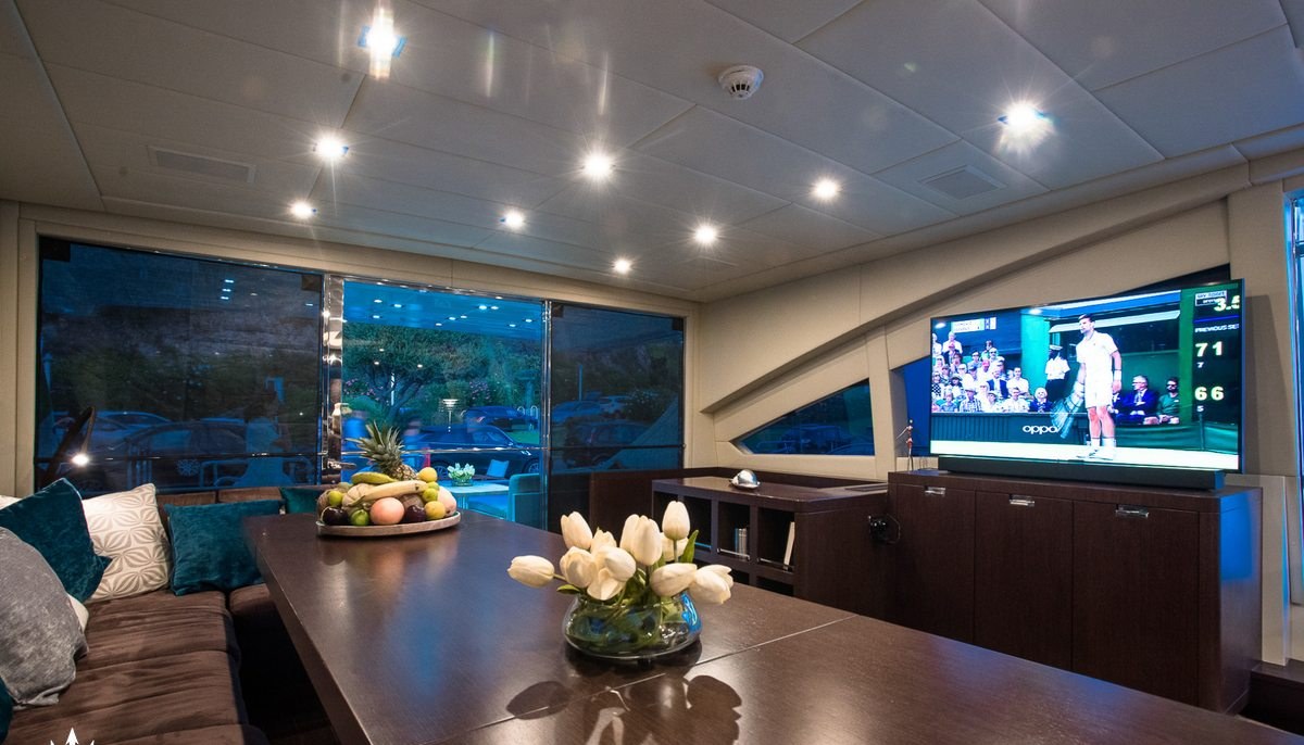 MILU II yacht charter 4