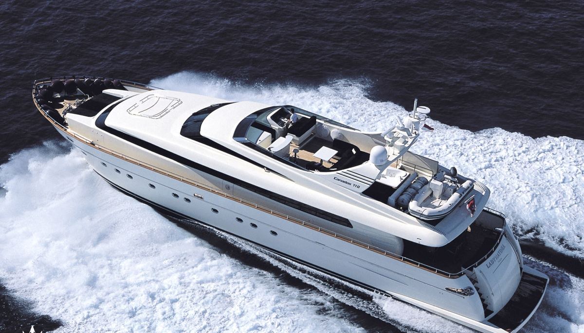 L'AYAZULA yacht charter 3