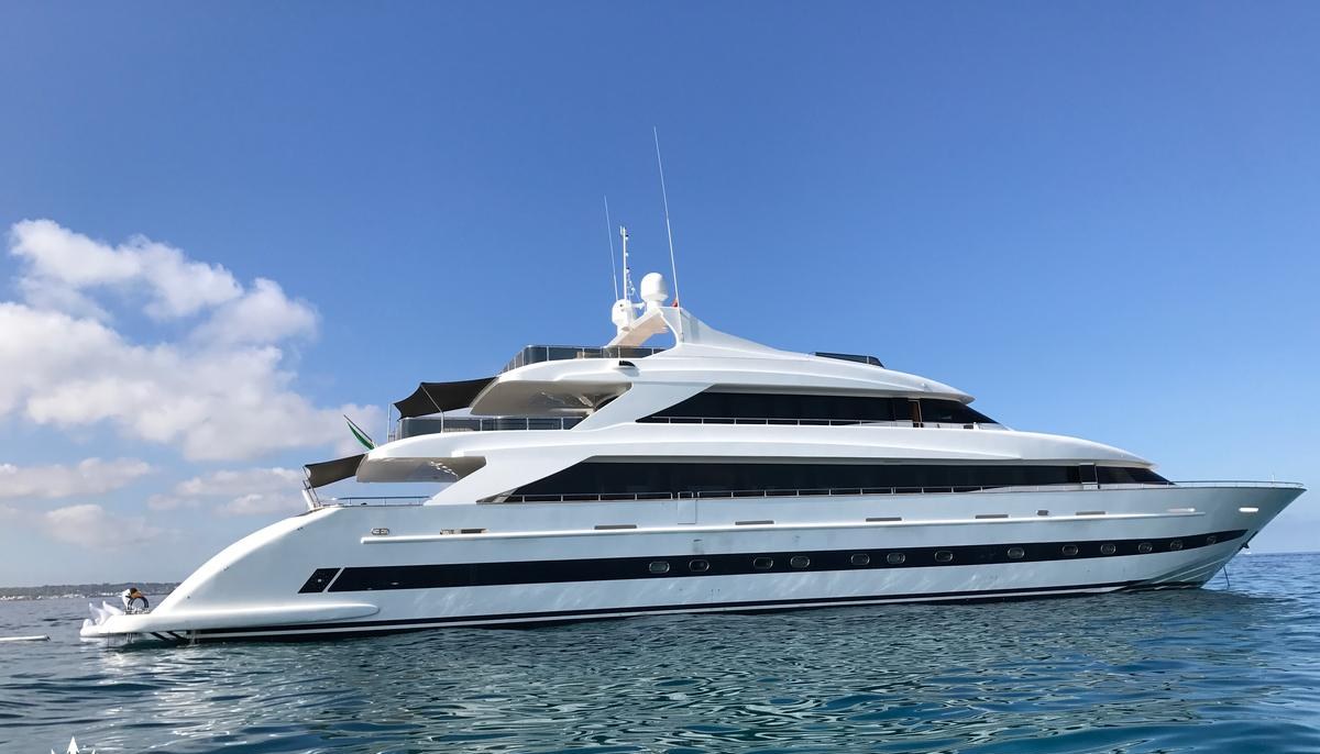 VILLA SUL MARE yacht charter 2