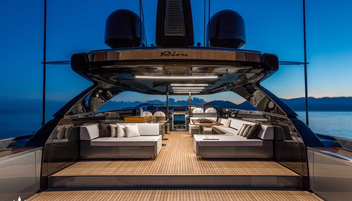 BELLA DONNA yacht charter 4