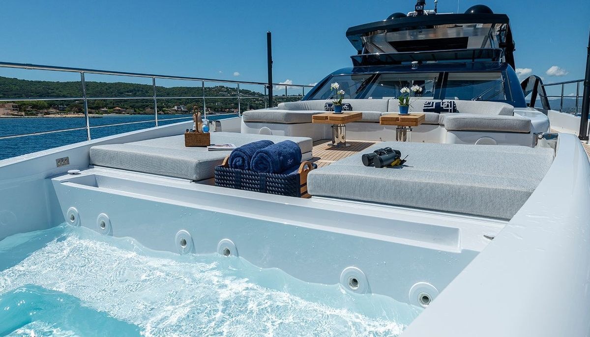 ARSANA yacht charter 3