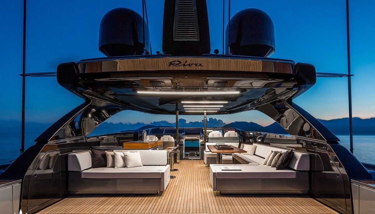 DON'T WORRY yacht charter 4