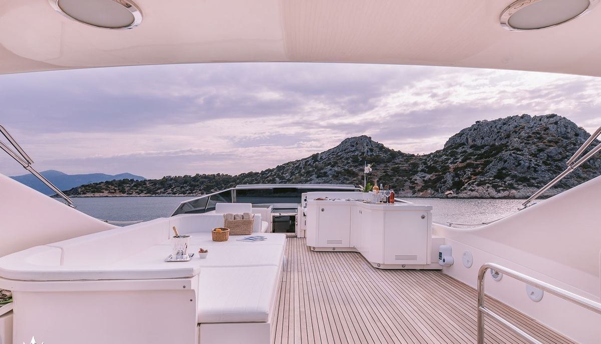 SEAS THE DAY yacht charter 4