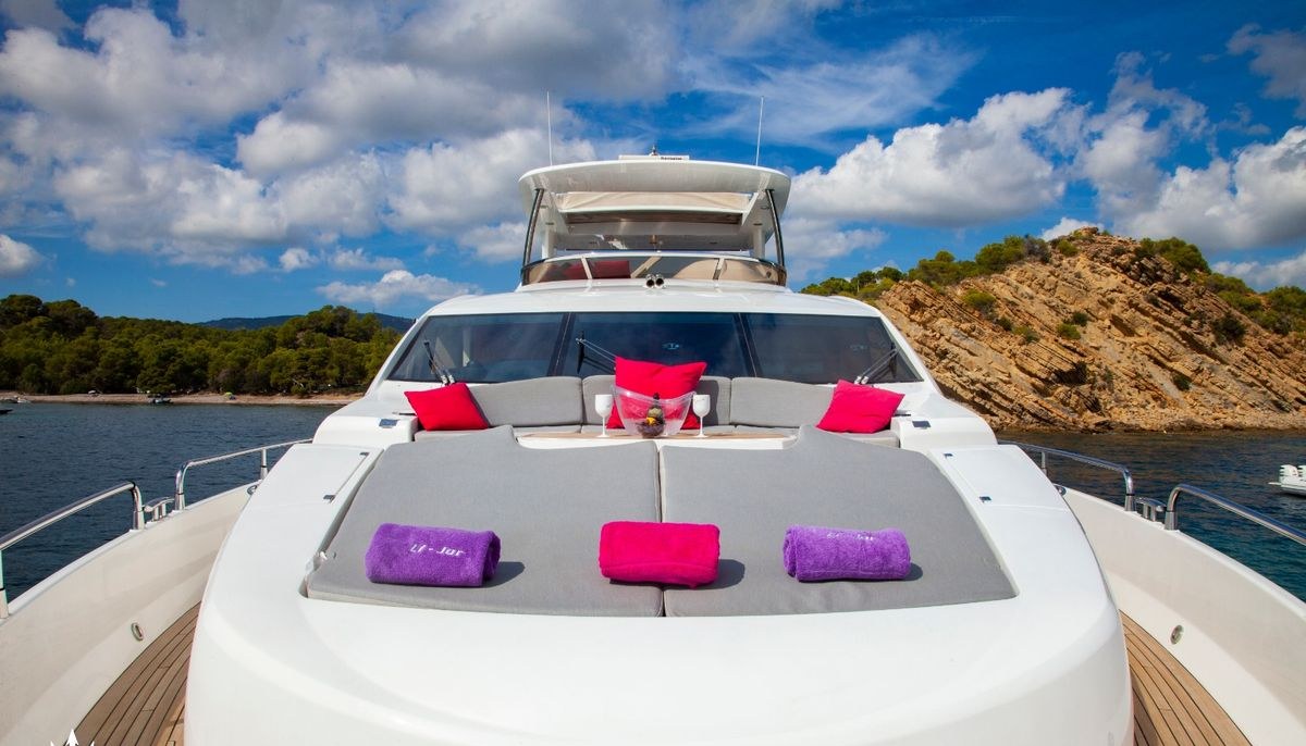 LI-JOR yacht charter 3