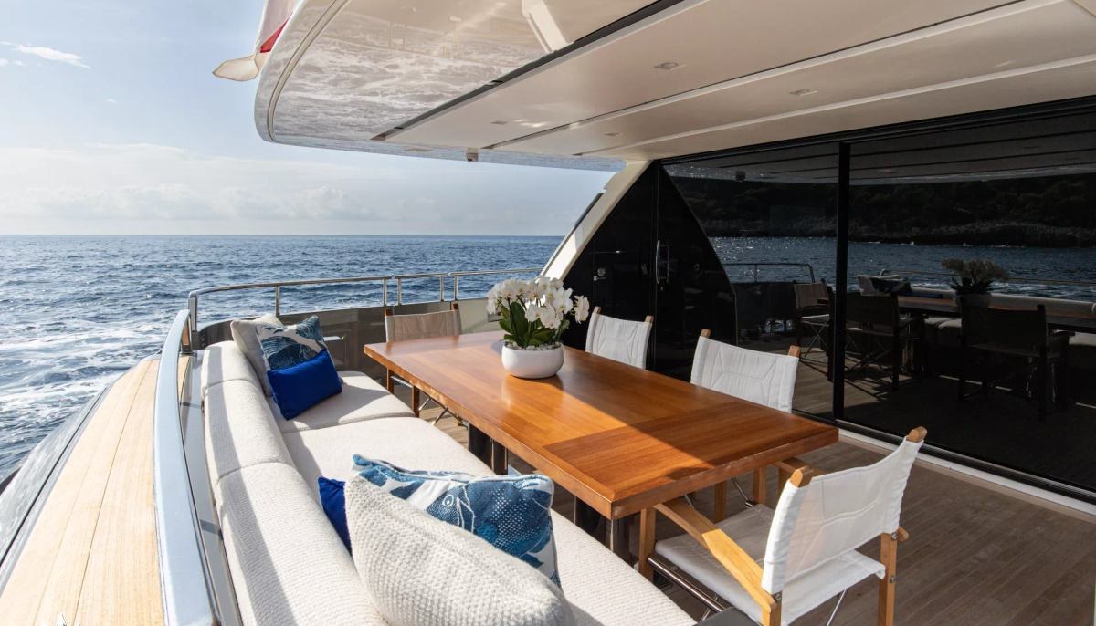 TWIN FISH yacht charter 5