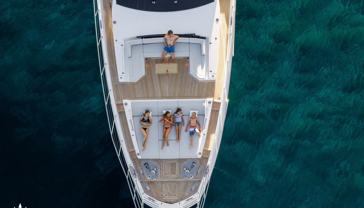 CHILLIN' yacht charter 3