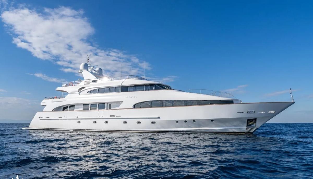 LADY G II yacht charter 2