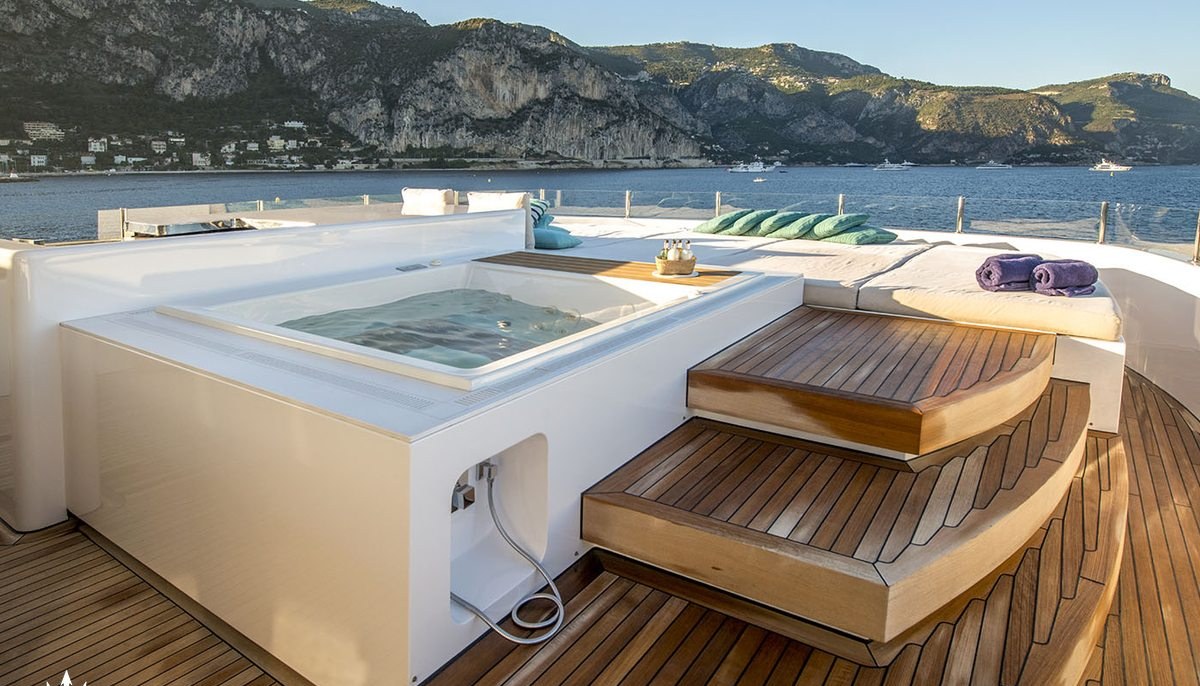 AXIOS yacht charter 3