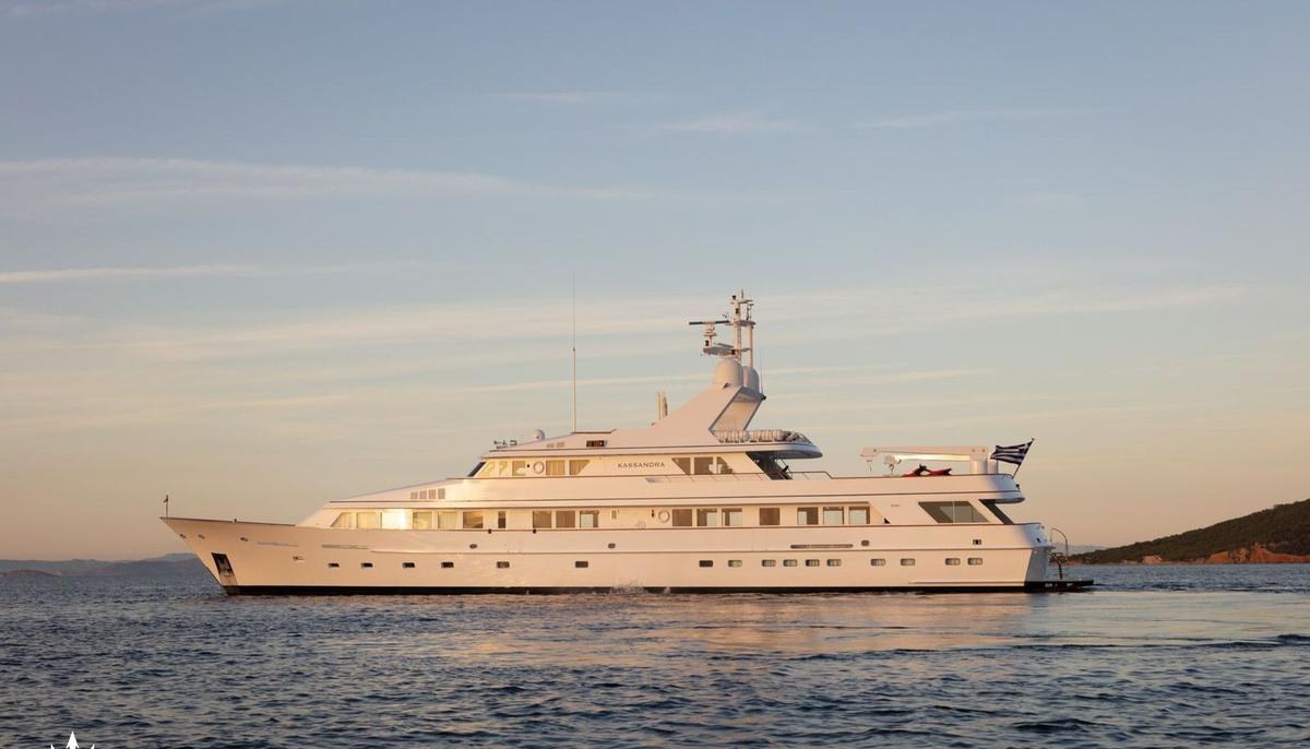 KASSANDRA yacht charter 2