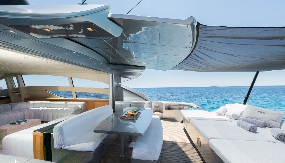 WAHOO yacht charter 4
