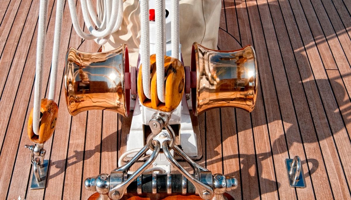 CROCE DEL SUD yacht charter 3