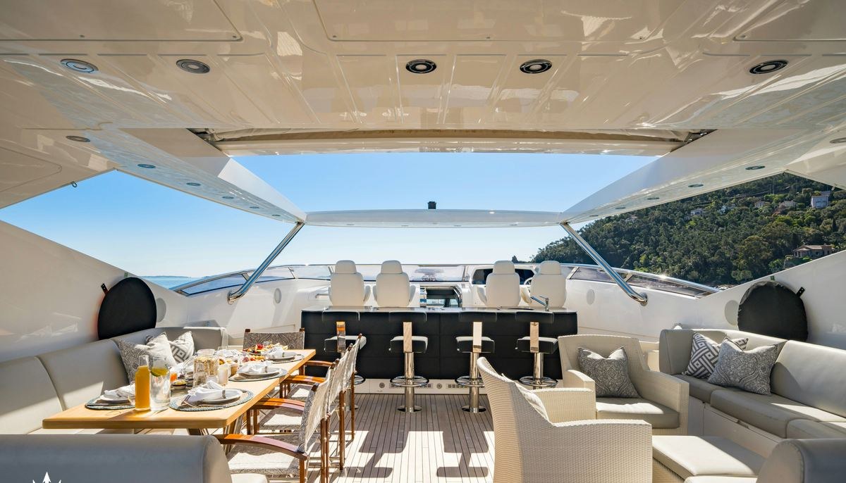 LADY VOLANTIS yacht charter 4