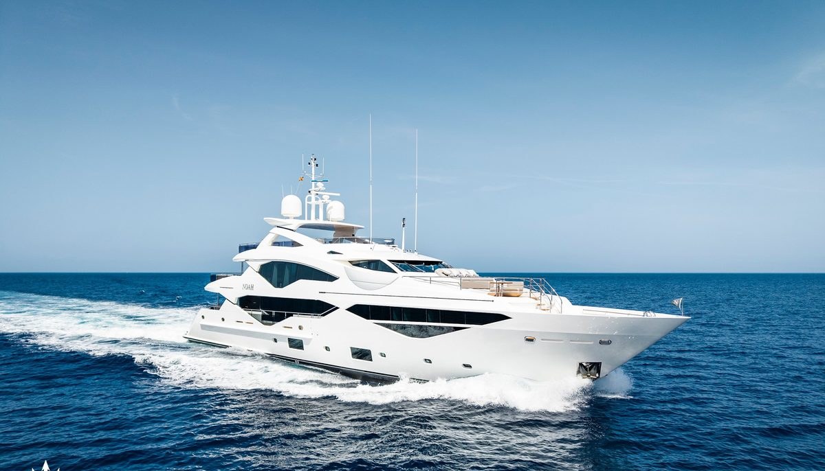 NOAH yacht charter 2