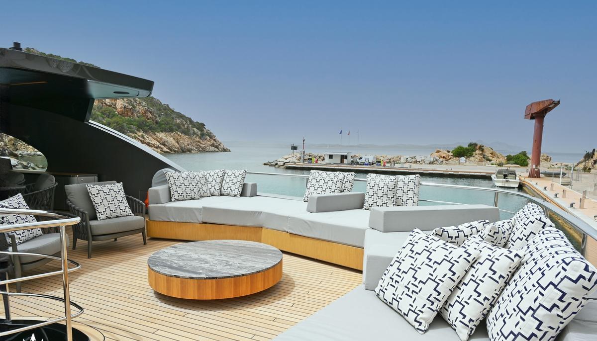 ALMA III yacht charter 4