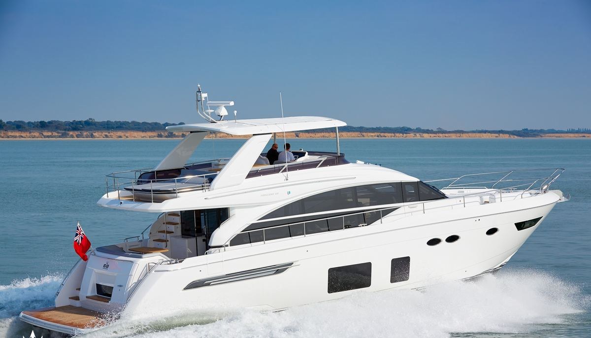 SHAWLIFE yacht charter 4